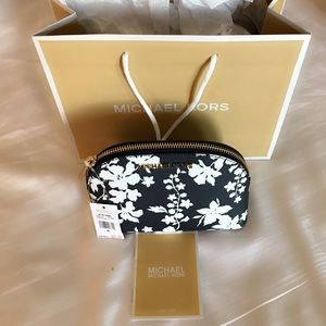 Michael Kors LG Travel Pouch